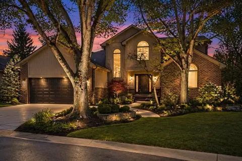 7513 Hickory Hl, West Bloomfield, MI 48322