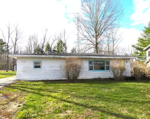 8376 E Baldwin, Watervliet, MI 49098