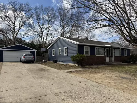 3305 Burlingame, Wyoming, MI 49519
