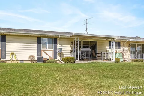 5951 Leisure S, Grand Rapids, MI 49548