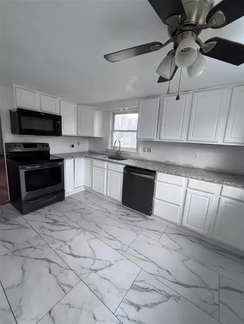 Kitchen - 2646 Bow, Jackson, MI 49203 photo 2 of 2