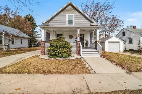 819 E Loomis, Ludington, MI 49431