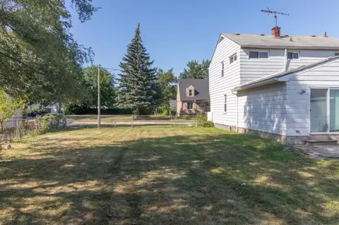 7052 Cadillac, Warren, MI 48091