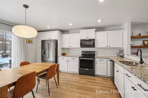 Kitchen - 59587 Silvergrass, Mattawan, MI 49071 photo 2 of 5
