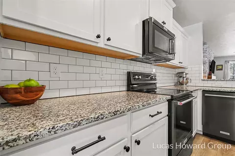 Kitchen - 59587 Silvergrass, Mattawan, MI 49071 photo 5 of 5