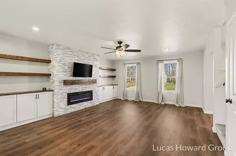 Living - 59587 Silvergrass, Mattawan, MI 49071 photo 1 of 4