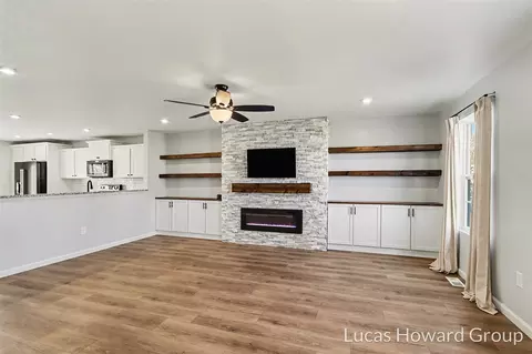 Living - 59587 Silvergrass, Mattawan, MI 49071 photo 2 of 4