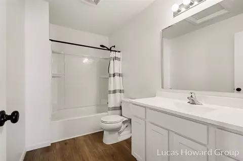 Bath - 59587 Silvergrass, Mattawan, MI 49071 photo 3 of 3