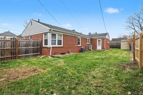 118 W Hoffman, Three Rivers, MI 49093 photo 8