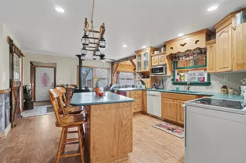 Kitchen - 53699 Flatbush, Marcellus, MI 49067 photo 2 of 2