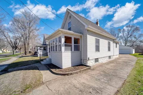 409 Bates, Jackson, MI 49202 photo 4