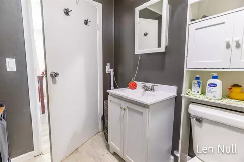 Bath - 163 S York, Belding, MI 48809 photo 2 of 2