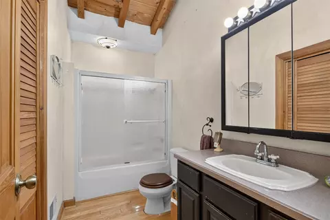 Bath - 7596 Wadding, Onsted, MI 49265 photo 2 of 6