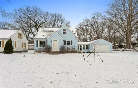 119 Vanderveen, Holland, MI 49424