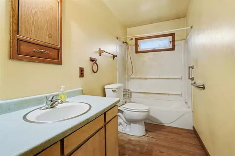 Bath - 4537 W Ab, Plainwell, MI 49080 photo 1 of 1