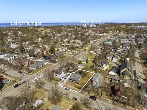 314 5th, Manistee, MI 49660