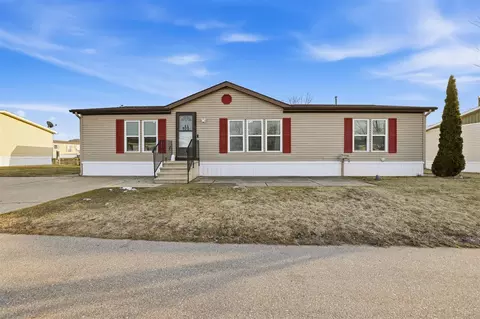 8592 Gleaner, Zeeland, MI 49464