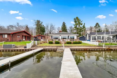 2038 Ash Te Wette Bch, Hillsdale, MI 49242