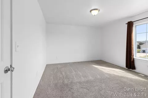 Bedroom - 749 Pine Rdg, Belding, MI 48809 photo 3 of 8
