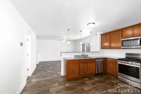 Entry Way - 749 Pine Rdg, Belding, MI 48809 photo 2 of 2