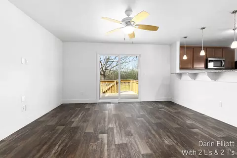 Living - 749 Pine Rdg, Belding, MI 48809 photo 2 of 5