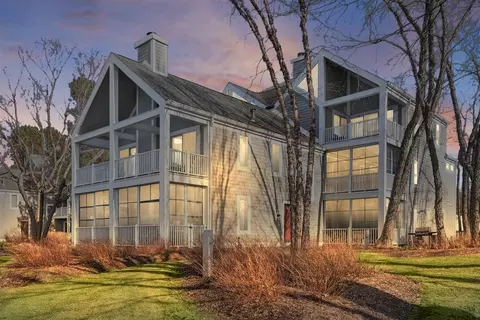 420 W Oselka #212, New Buffalo, MI 49117