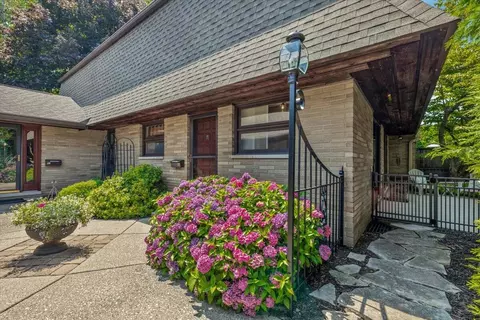 2727 S Lakeshore #G27, Saint Joseph, MI 49085