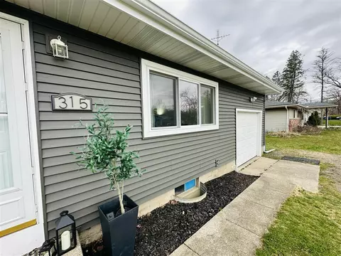 315 Pam, Berrien Springs, MI 49103