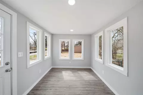 Entry Way - 3227 Matthews, Jackson, MI 49203 photo 3 of 5