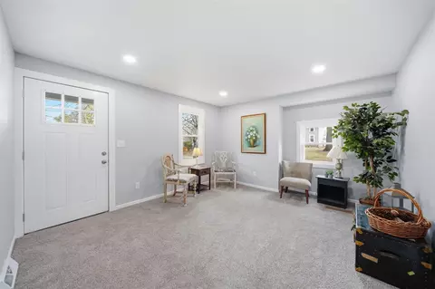 Entry Way - 3227 Matthews, Jackson, MI 49203 photo 1 of 5