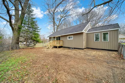 Exterior - 3227 Matthews, Jackson, MI 49203 photo 5 of 12