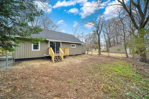 Exterior - 3227 Matthews, Jackson, MI 49203 photo 7 of 12