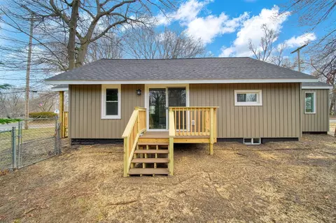 Exterior - 3227 Matthews, Jackson, MI 49203 photo 6 of 12