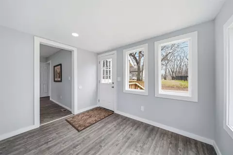 Entry Way - 3227 Matthews, Jackson, MI 49203 photo 4 of 5