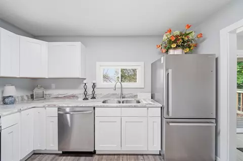 Kitchen - 3227 Matthews, Jackson, MI 49203 photo 2 of 2