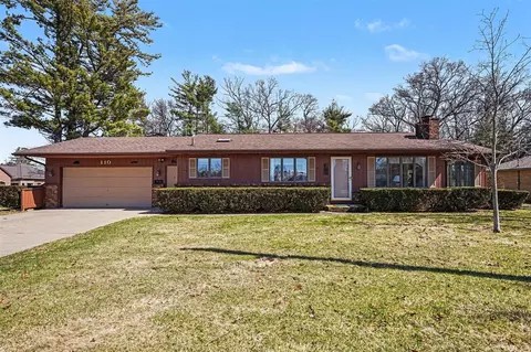 110 S Fruitport, Spring Lake, MI 49456