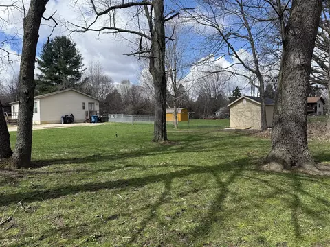 Exterior - 460 Ellsworth, Bellevue, MI 49021 photo 10 of 13