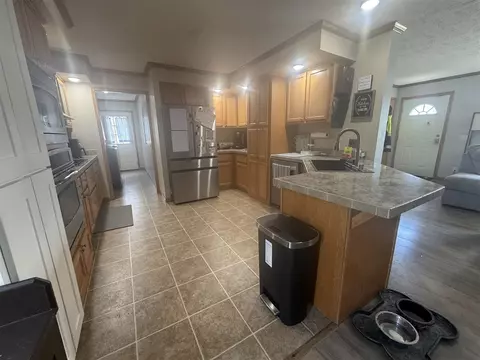 Kitchen - 460 Ellsworth, Bellevue, MI 49021 photo 2 of 4