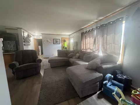 Living - 460 Ellsworth, Bellevue, MI 49021 photo 2 of 3