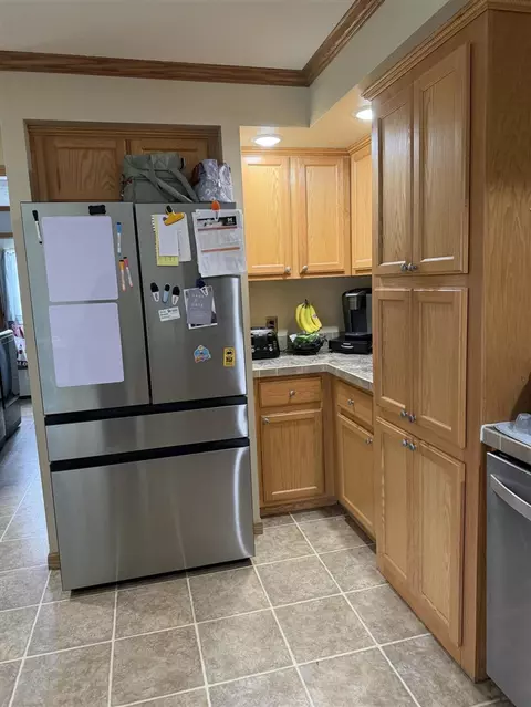 Kitchen - 460 Ellsworth, Bellevue, MI 49021 photo 3 of 4