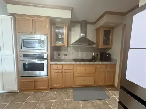 Kitchen - 460 Ellsworth, Bellevue, MI 49021 photo 1 of 4