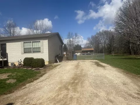 Exterior - 460 Ellsworth, Bellevue, MI 49021 photo 2 of 13