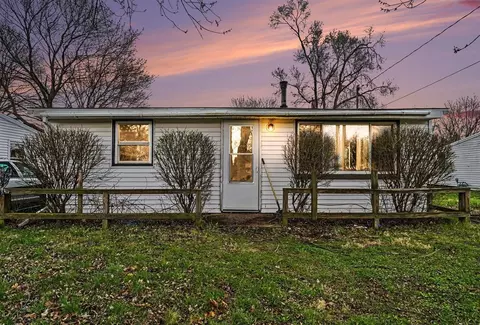 240 N 25th, Springfield, MI 49037