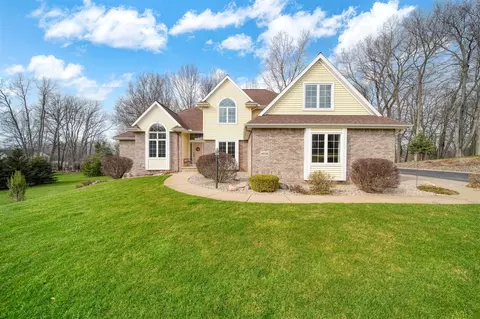 4830 Stonewood, Jackson, MI 49201