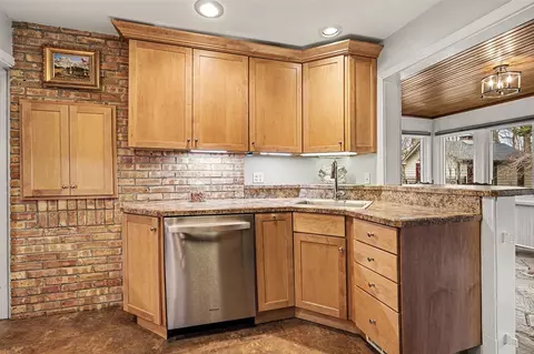 Kitchen - 612 Hill, Marshall, MI 49068 photo 2 of 3