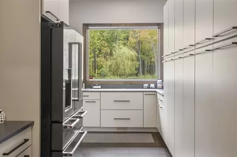 Kitchen - 6941 Youngren, Harbert, MI 49115 photo 4 of 7