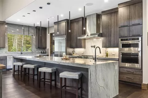 Kitchen - 6941 Youngren, Harbert, MI 49115 photo 1 of 7