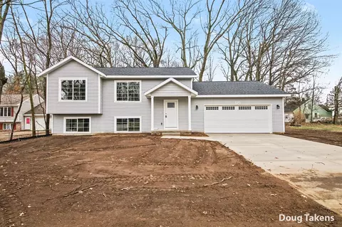 4764 Potter, Kentwood, MI 49548