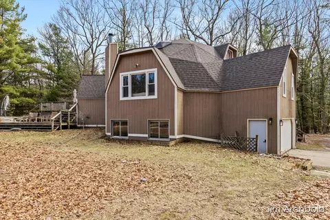 2447 Roberts, Muskegon, MI 49445