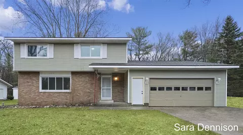 760 E Wedgewood, Muskegon, MI 49445
